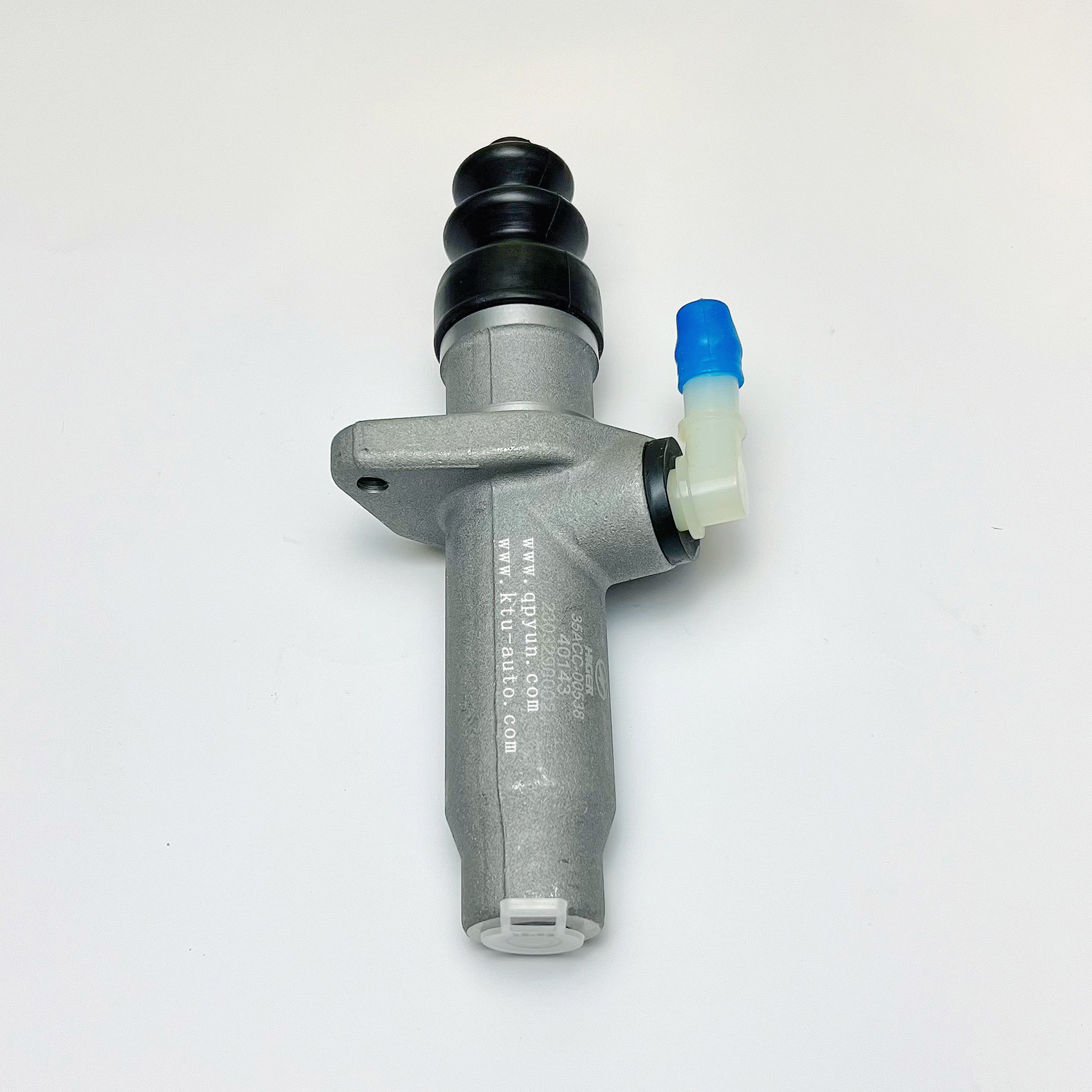Bus Accessories Clutch Master Cylinder 35ACC-00538 Are Used for HIGER Buses